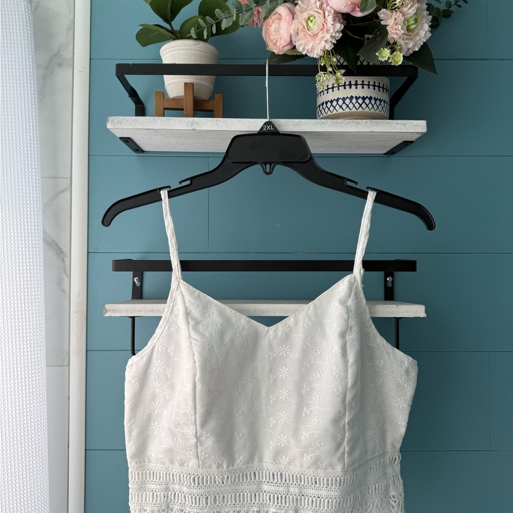 SHEIN White Eyelet Embroidered Crop Top – Size L